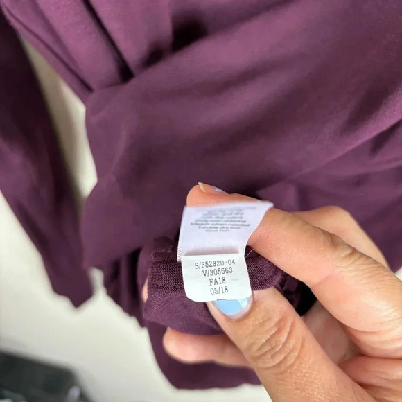 Athleta Cloudlight Relaxed Fit Top sz L in burgundy / maroon color - Picture 5 of 11